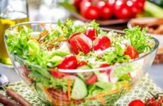 ¿Por qué la ensalada puede ser el mejor alimento para bajar de peso?